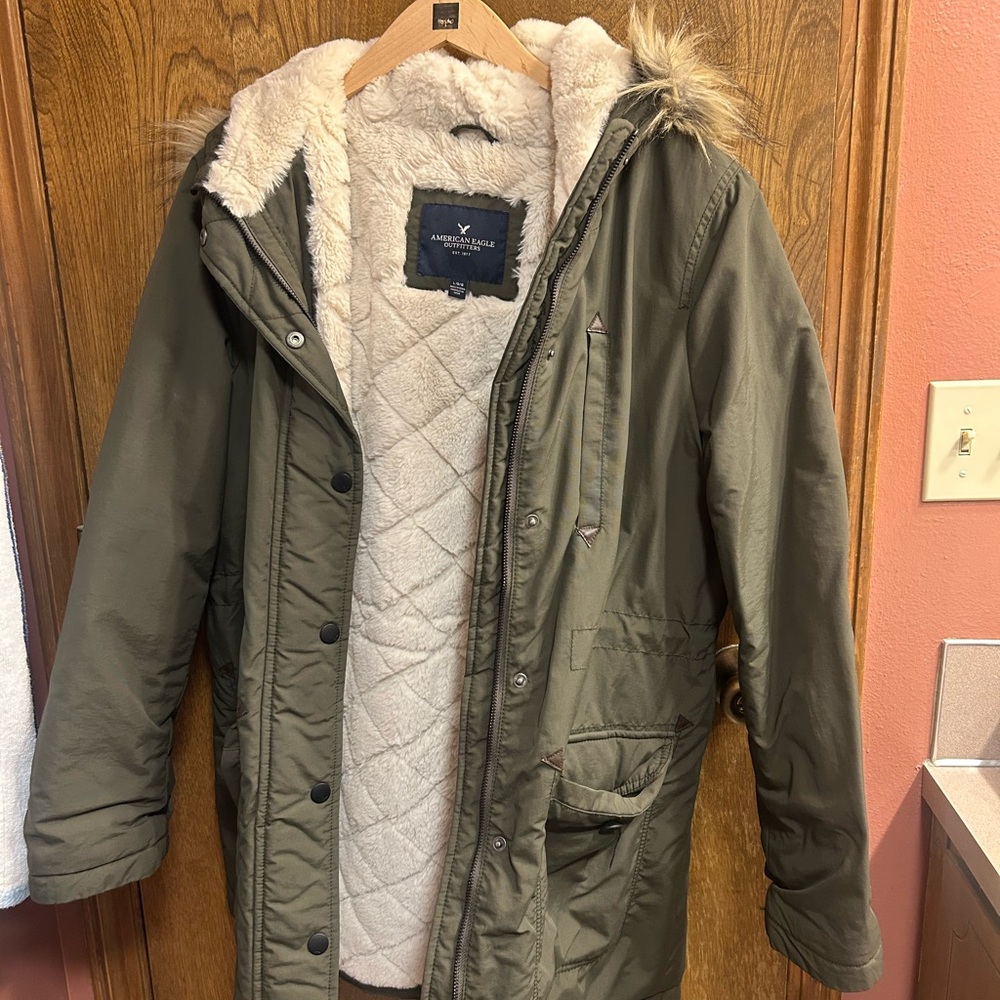 American Eagle Outfitters Women’s Olive Puffer Jacket
